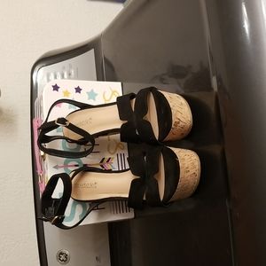 Shoe Dazzle platform shoes